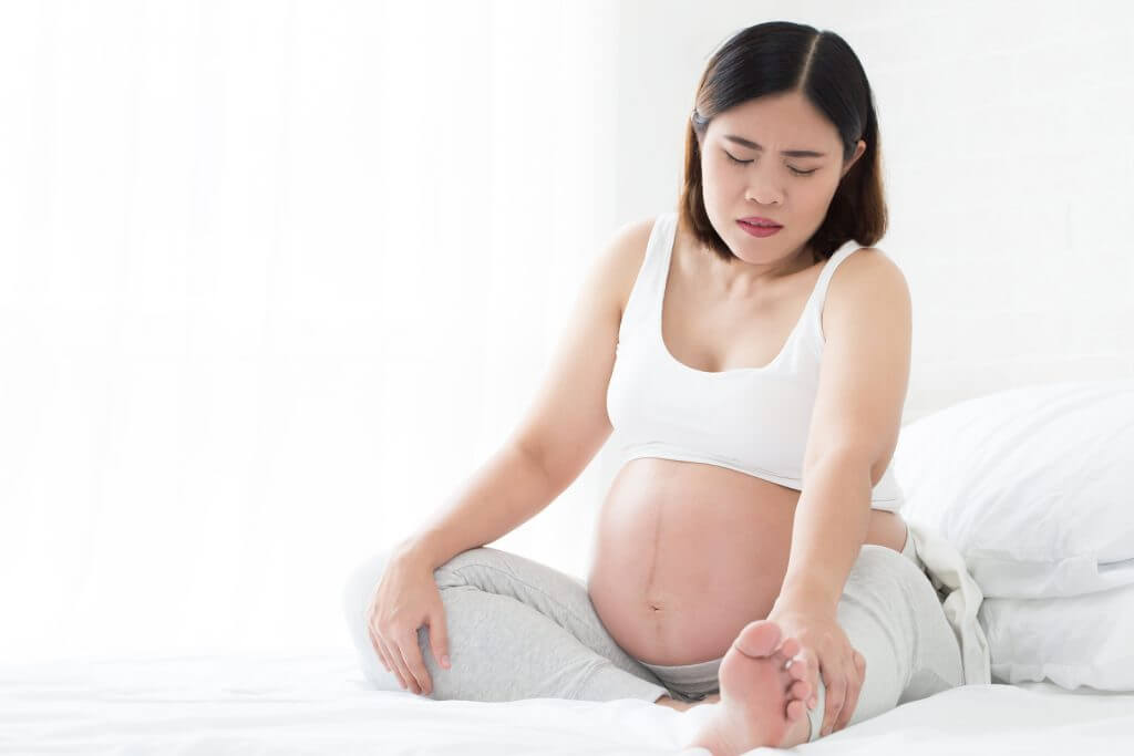 Tại sao bà bầu hay bị chuột rút khi mang thai
